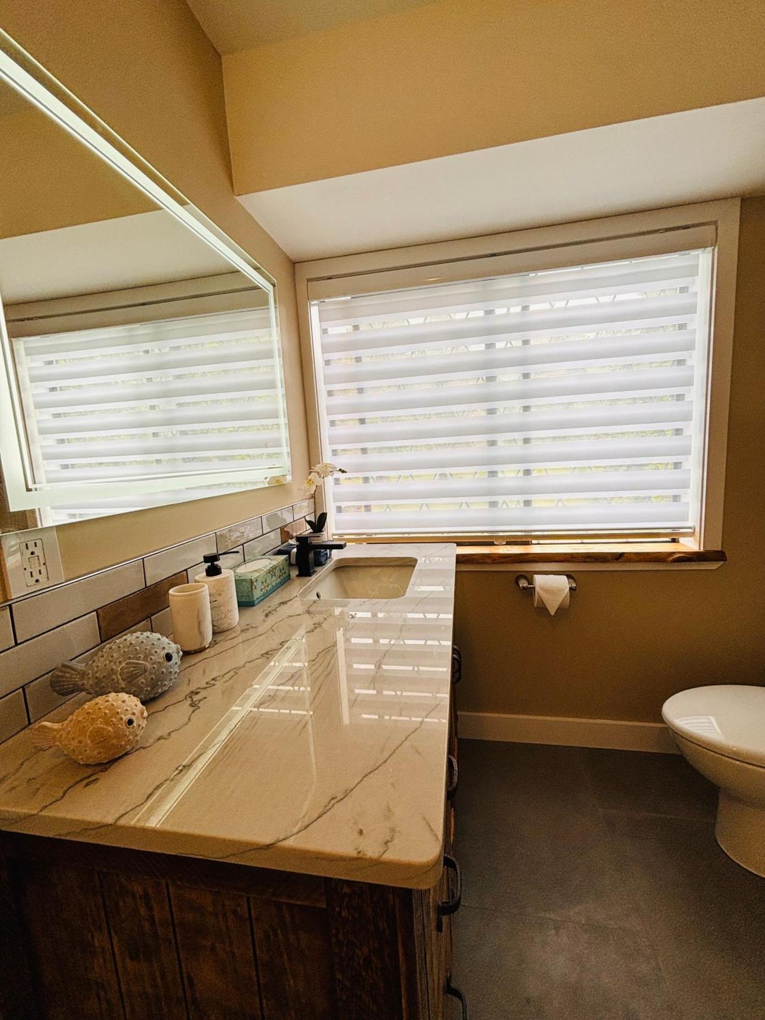 Oceanside Manor - Fancy Room - Golf Course & Beach View Qualicum Beach Luaran gambar