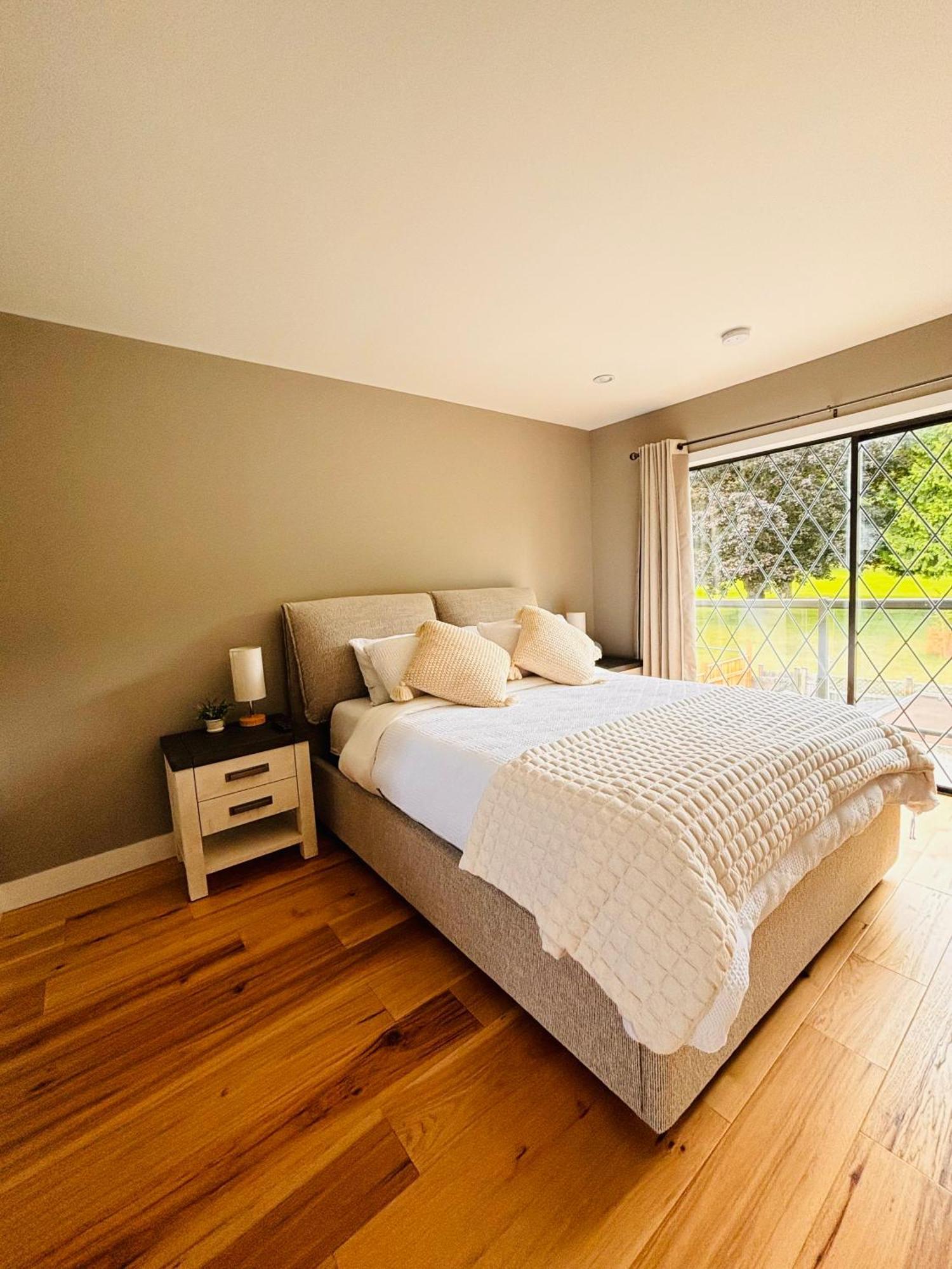 Oceanside Manor - Fancy Room - Golf Course & Beach View Qualicum Beach Luaran gambar