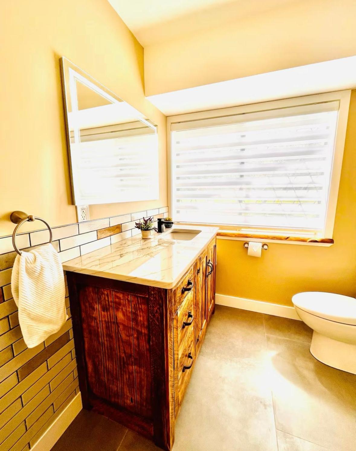 Oceanside Manor - Fancy Room - Golf Course & Beach View Qualicum Beach Luaran gambar