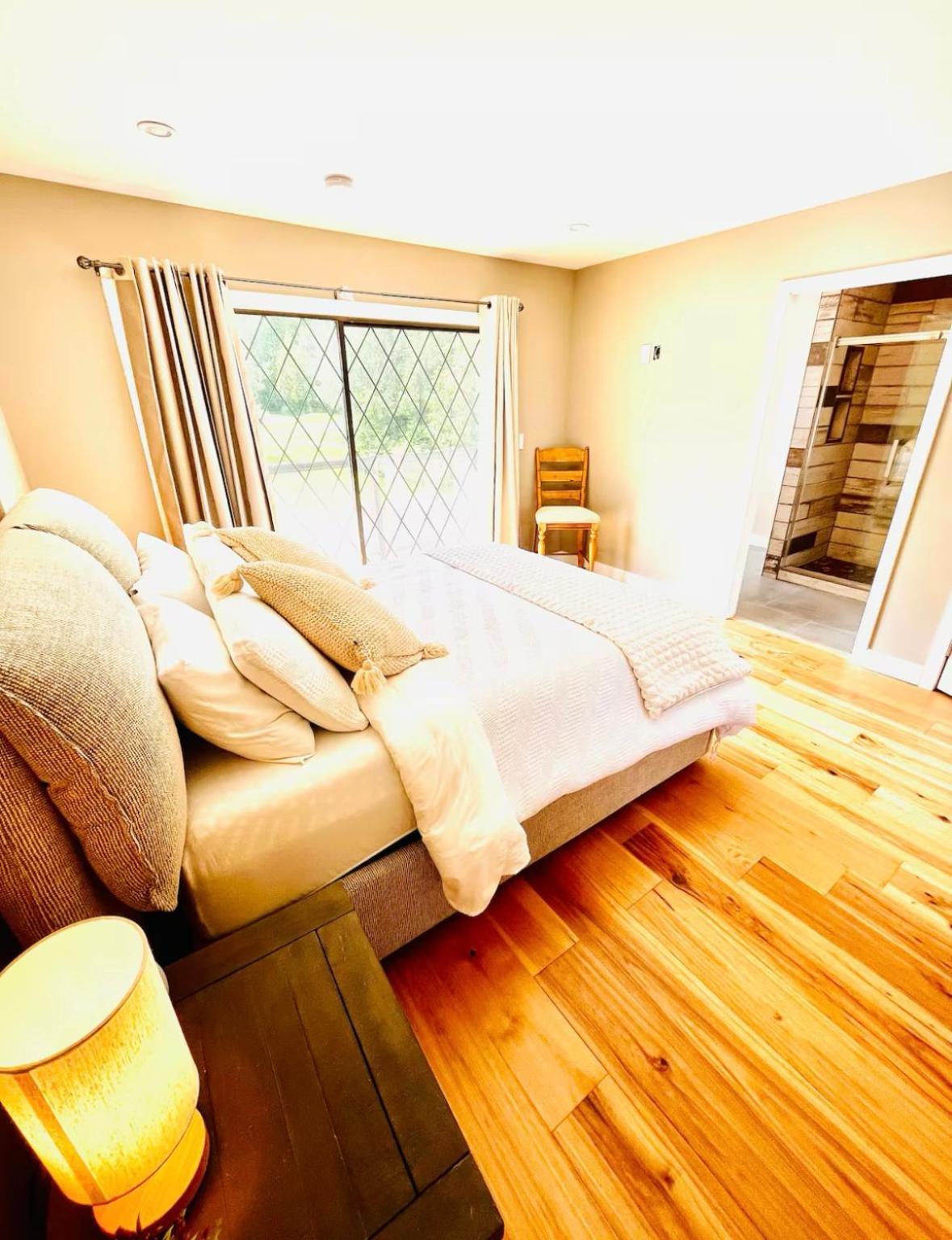 Oceanside Manor - Fancy Room - Golf Course & Beach View Qualicum Beach Luaran gambar